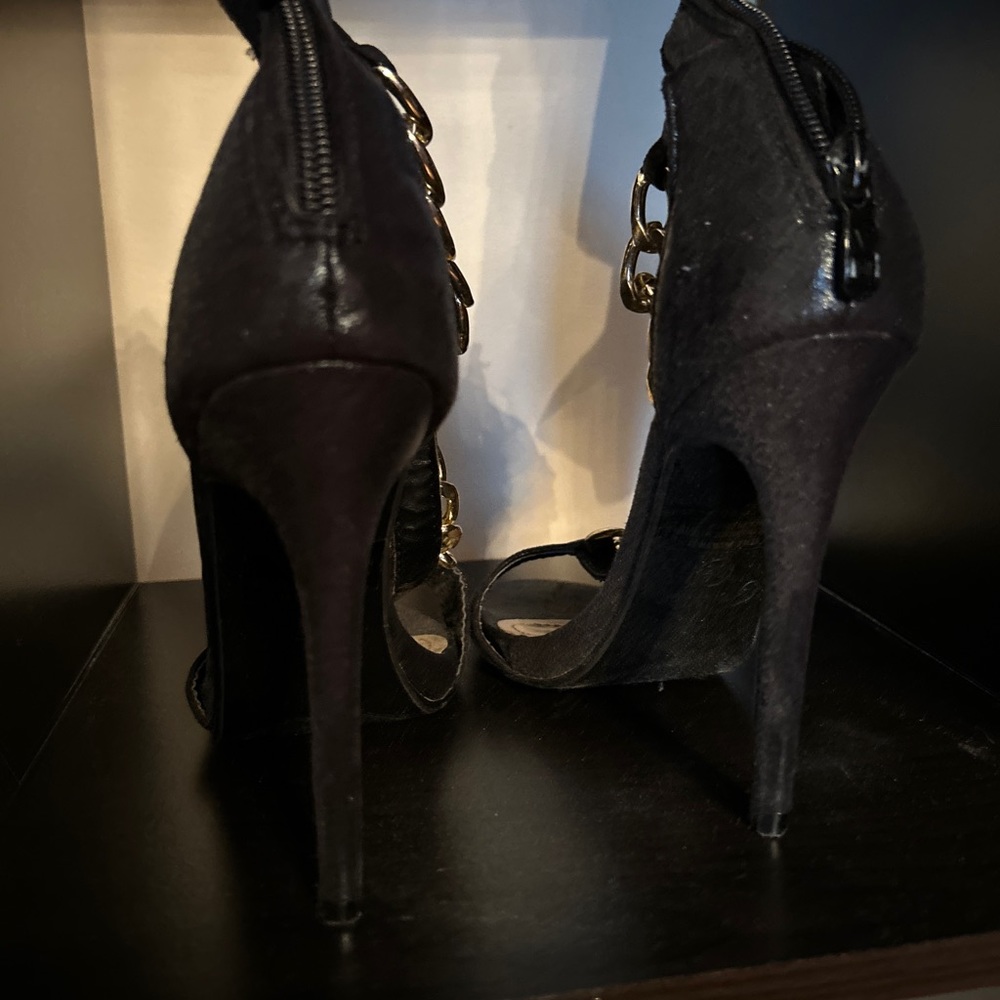 Forever Chain Accent Heel - Picture 3 of 4